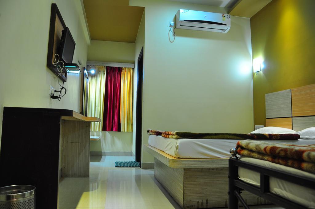 Hotel Oasis Mount Abu Bagian luar foto