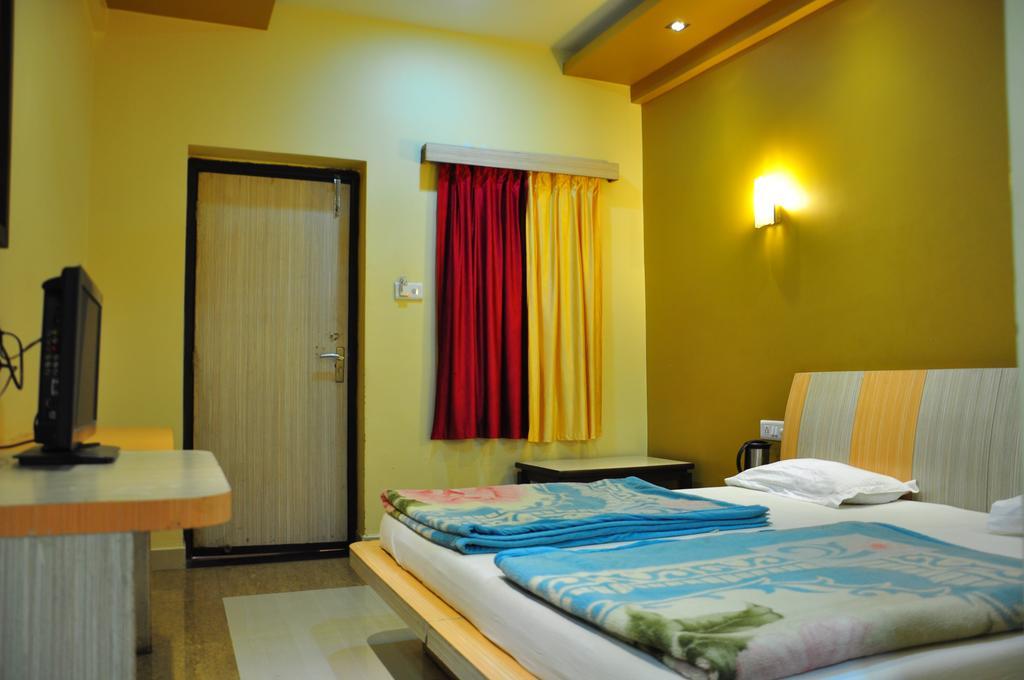 Hotel Oasis Mount Abu Bagian luar foto