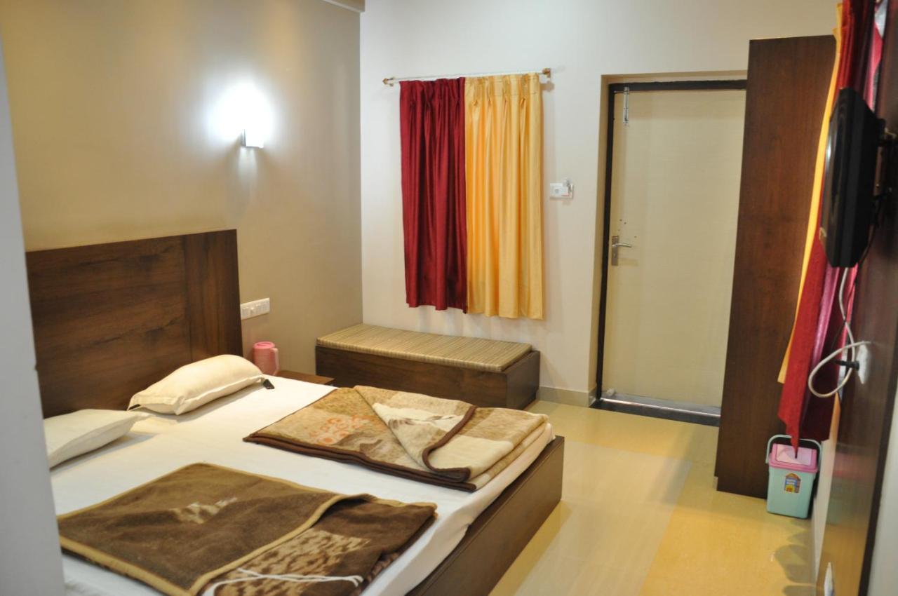 Hotel Oasis Mount Abu Bagian luar foto