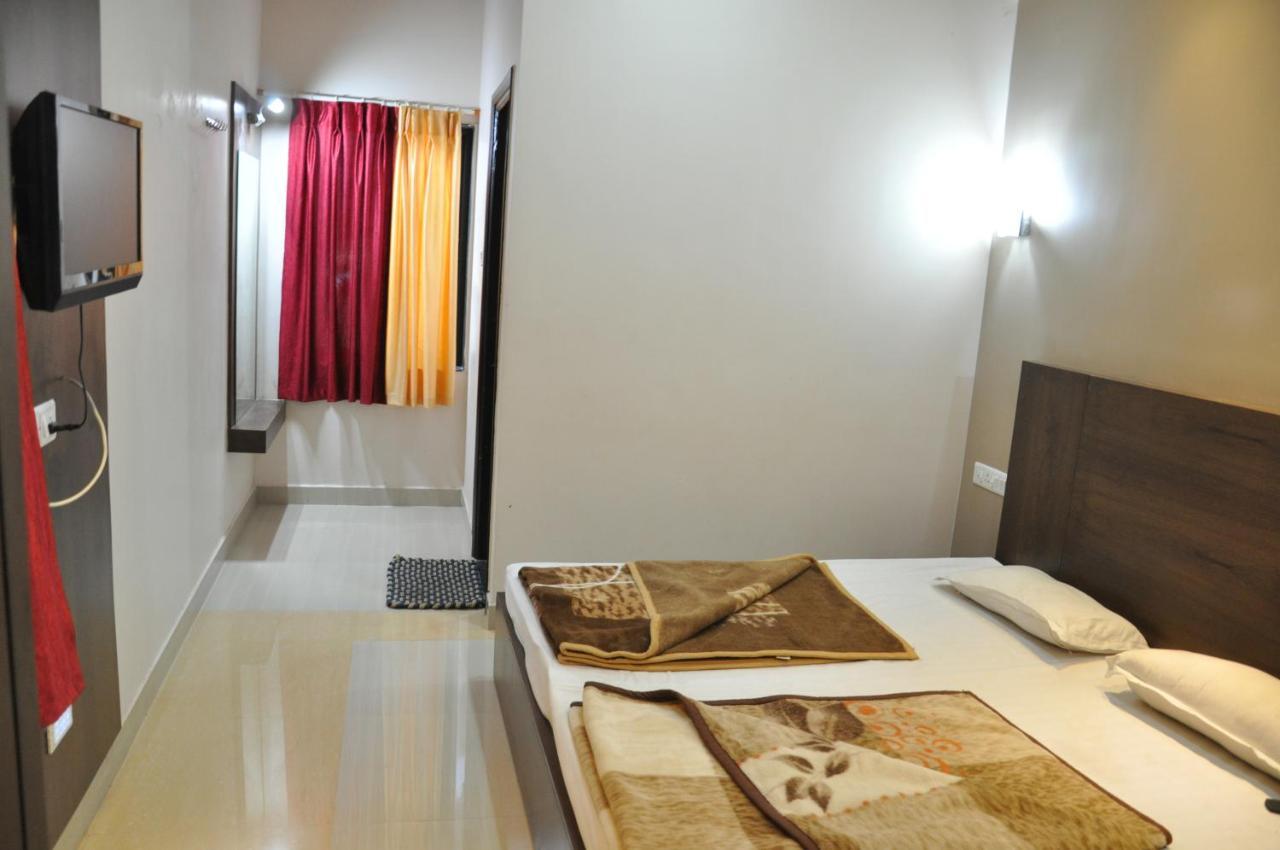 Hotel Oasis Mount Abu Bagian luar foto